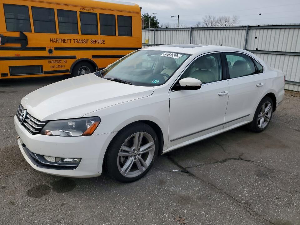 2013 VOLKSWAGEN Passat
