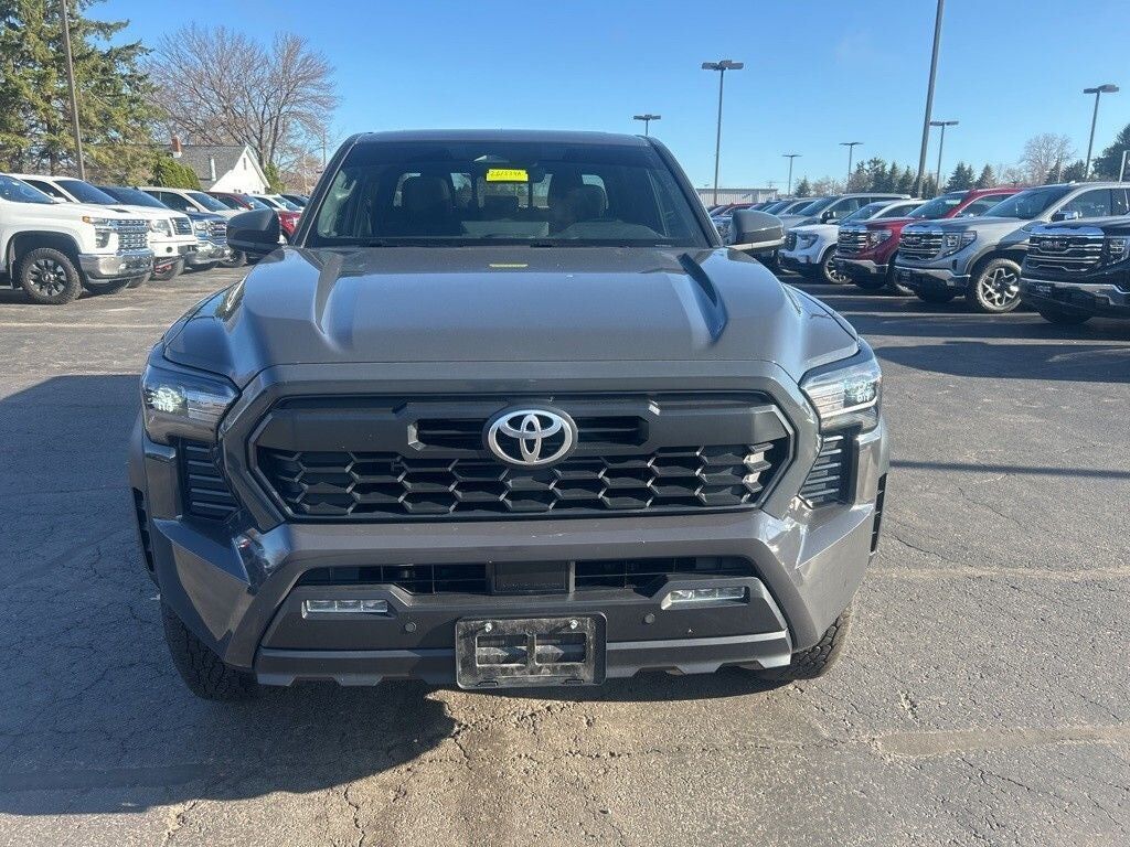 2024 TOYOTA Tacoma