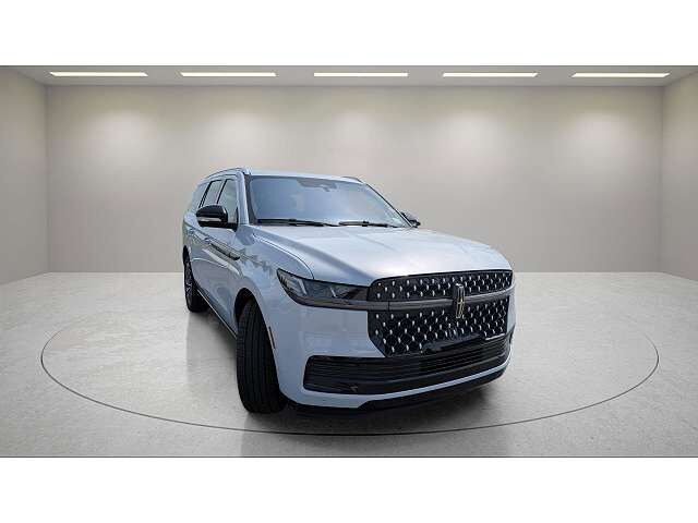 2025 LINCOLN Navigator