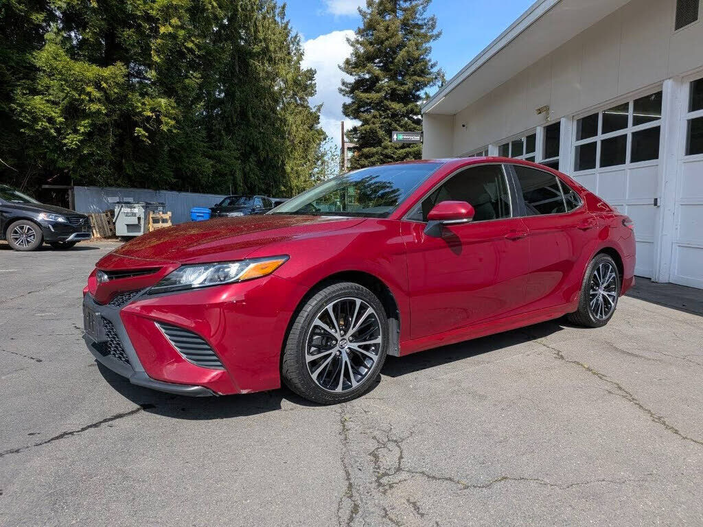 2018 TOYOTA Camry