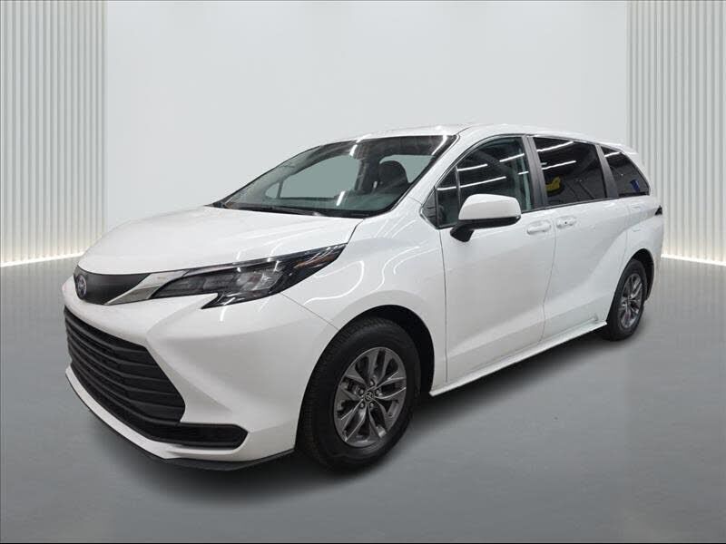 2024 TOYOTA Sienna