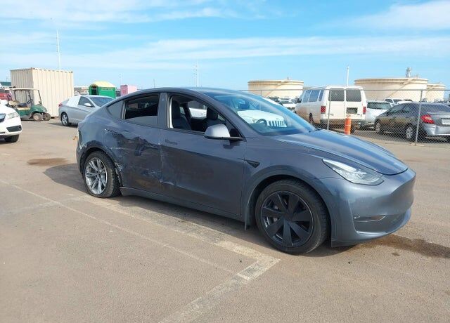 2022 TESLA Model Y