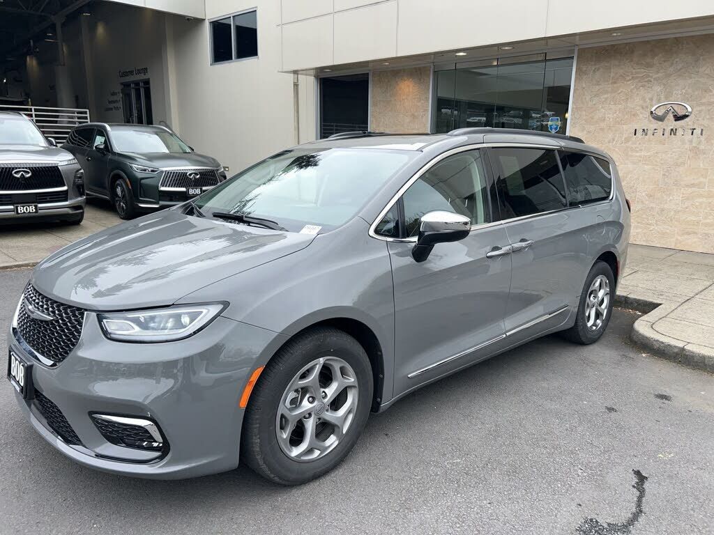 2023 CHRYSLER Pacifica