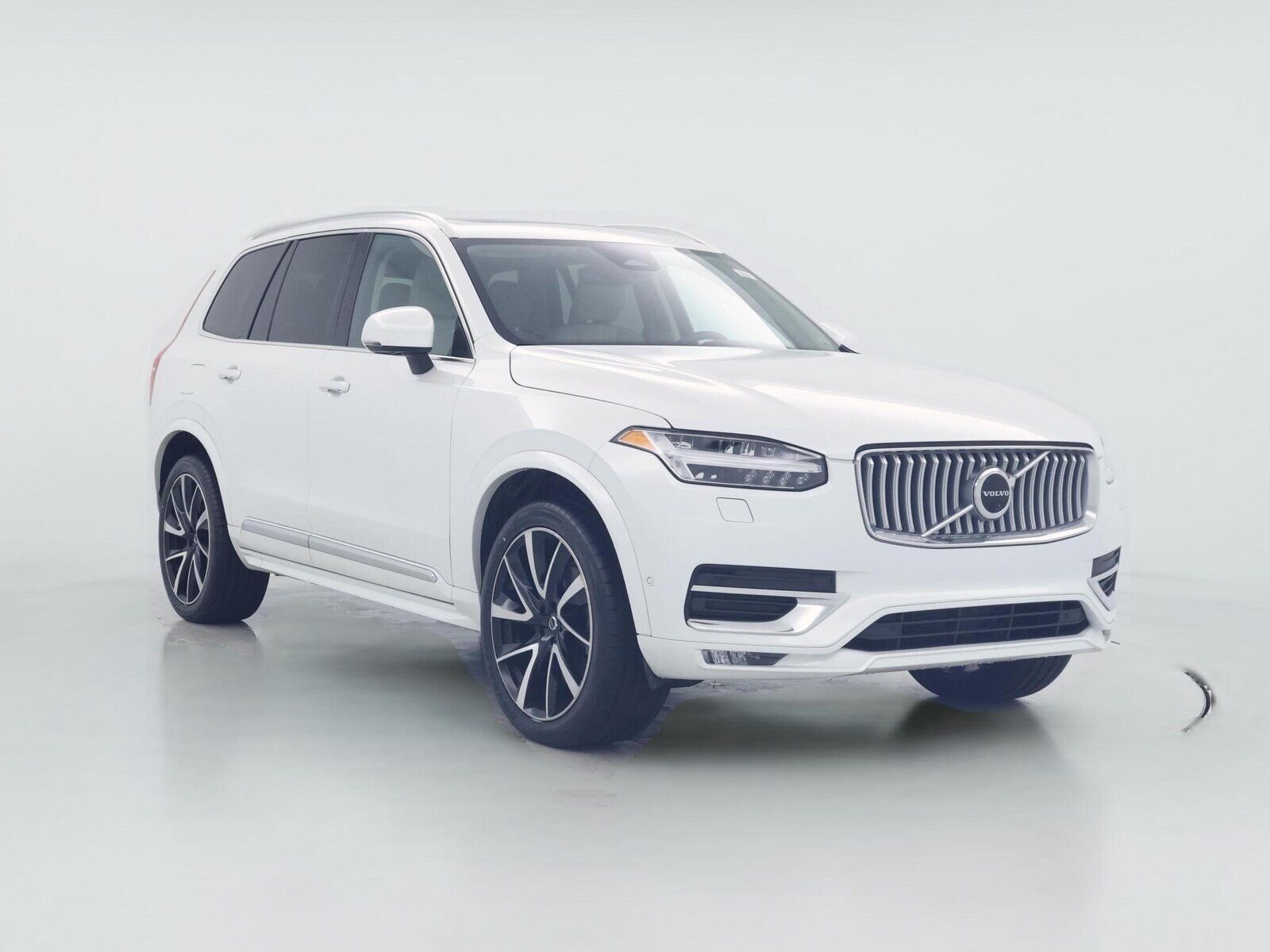 2023 VOLVO XC90