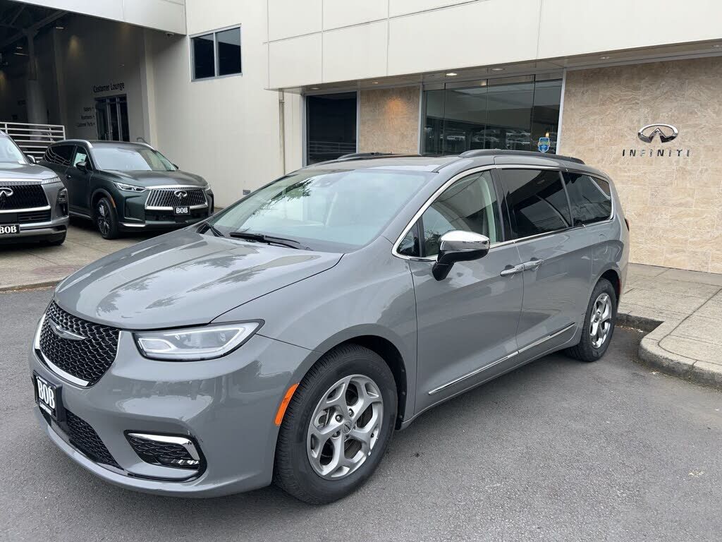 2023 CHRYSLER Pacifica