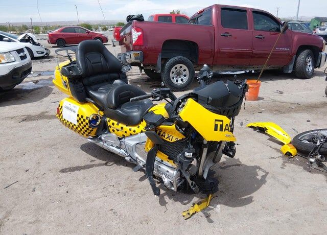 2010 HONDA GL1800