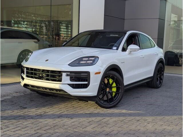 2024 PORSCHE Cayenne