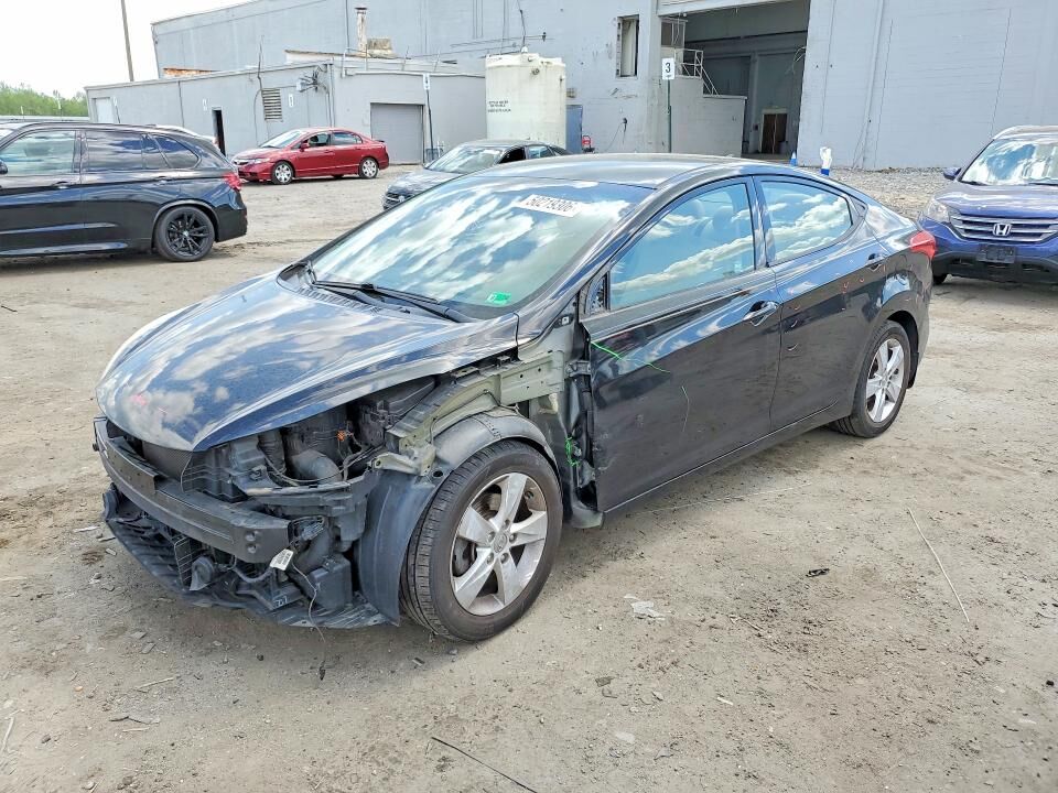 2013 HYUNDAI Elantra