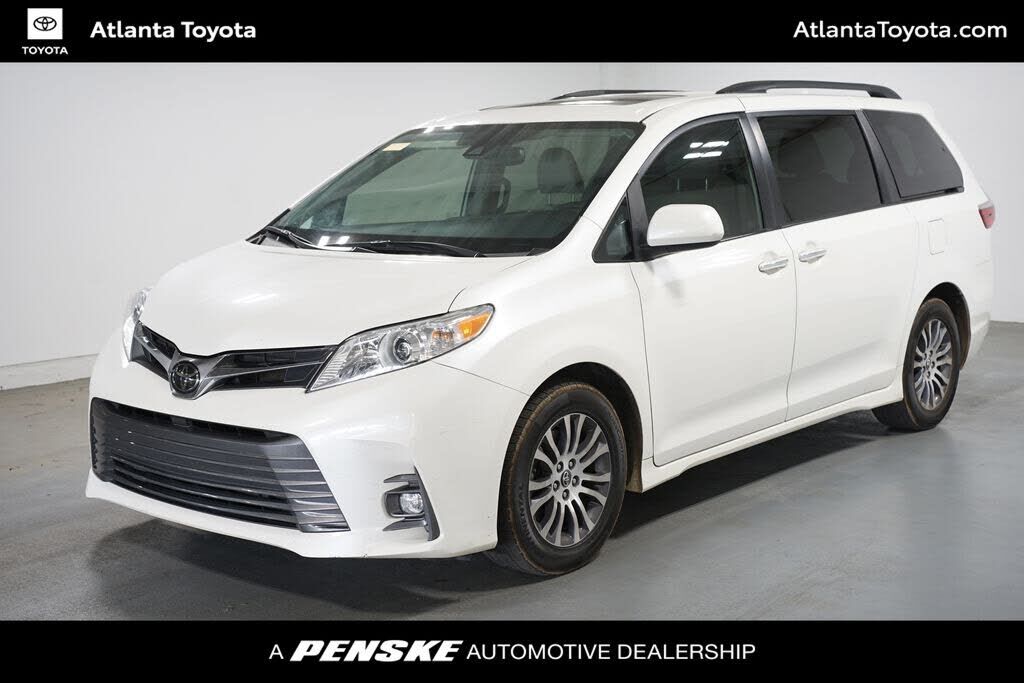 2019 TOYOTA Sienna