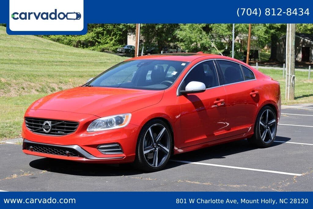 2015 VOLVO S60