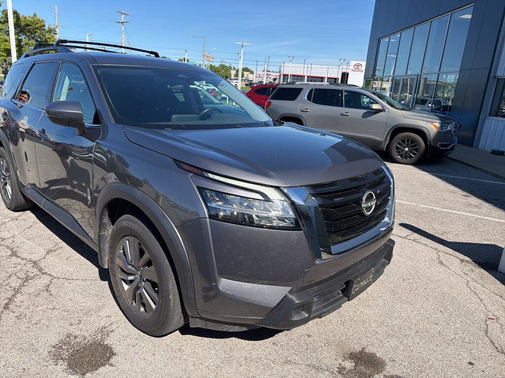 2022 NISSAN Pathfinder