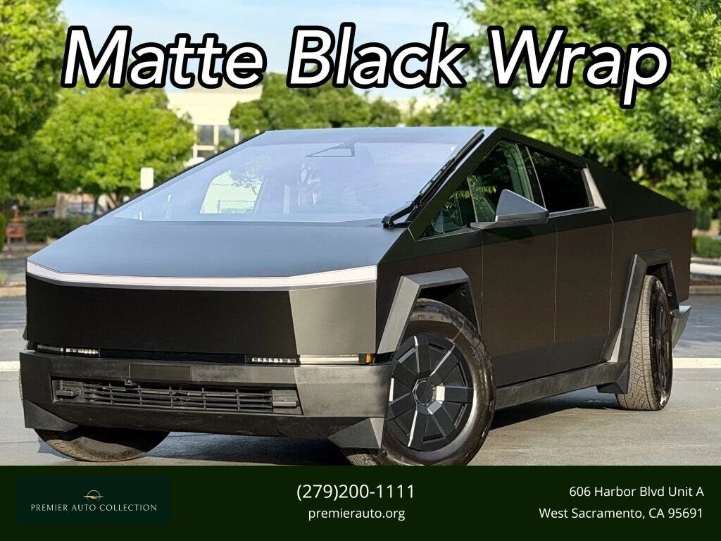 2025 TESLA Cybertruck