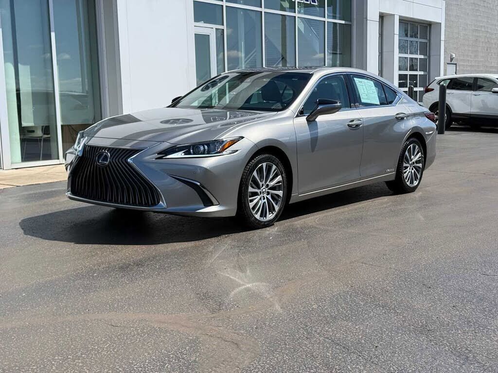 2020 LEXUS ES