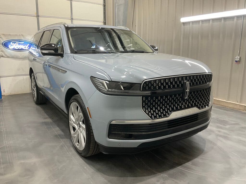2025 LINCOLN Navigator