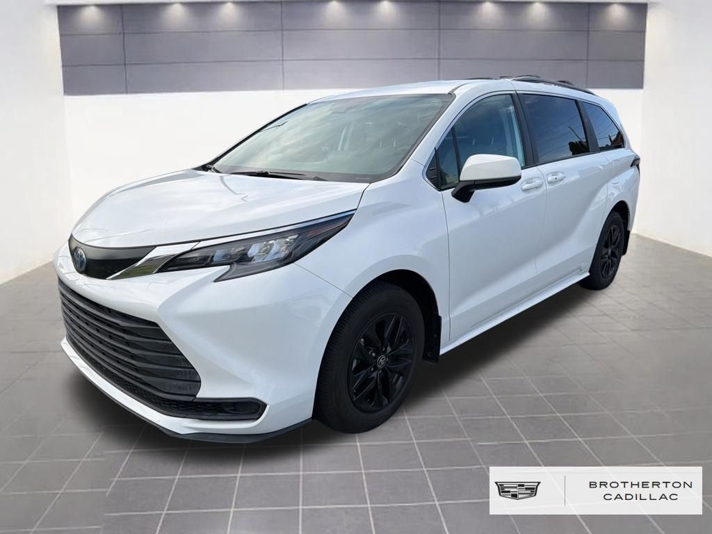 2024 TOYOTA Sienna