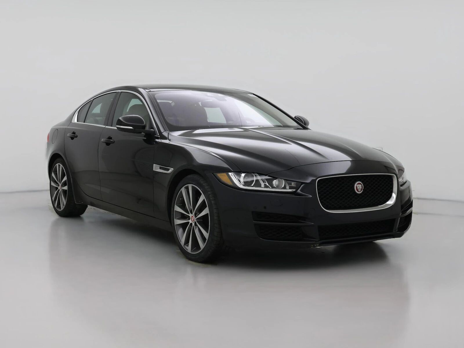 2019 JAGUAR XE