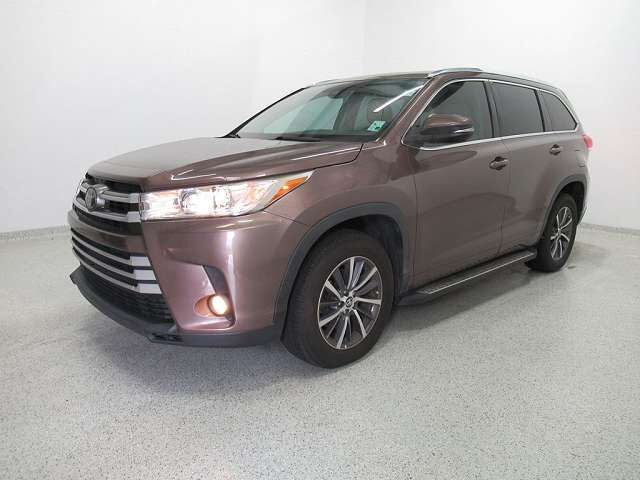 2017 TOYOTA Highlander