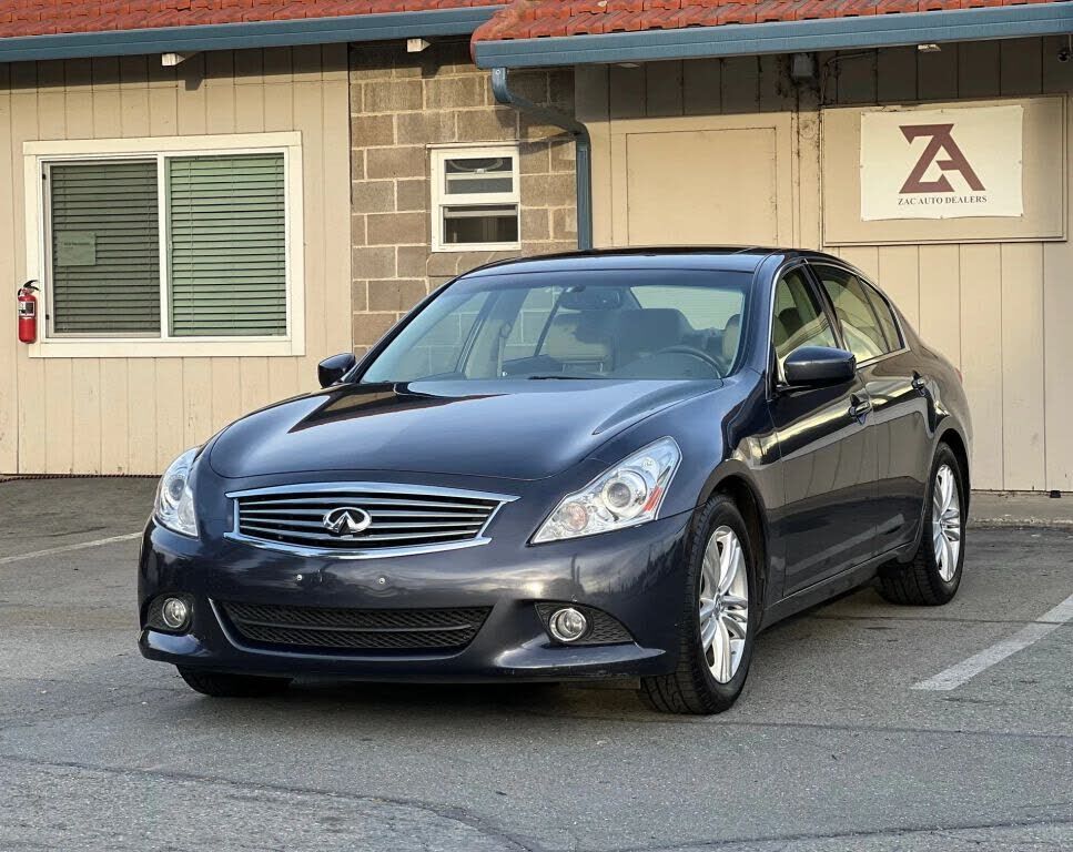 2011 INFINITI G37