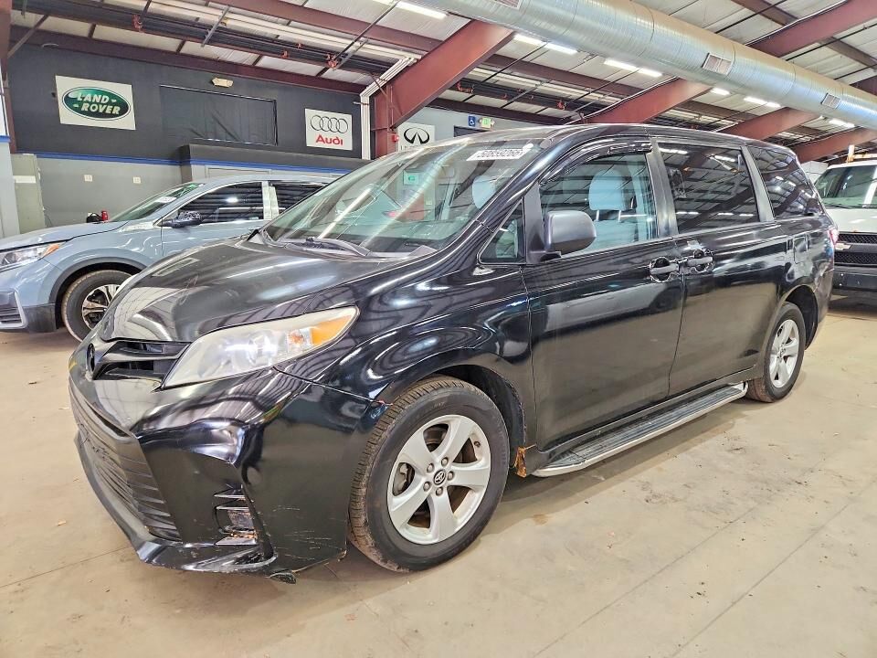 2019 TOYOTA Sienna