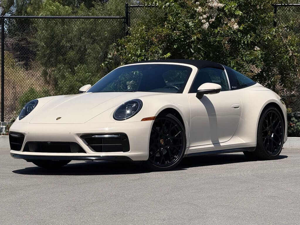 2024 PORSCHE 911