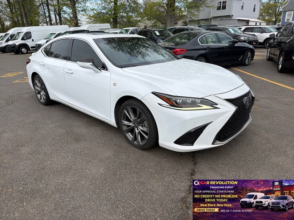 2019 LEXUS ES
