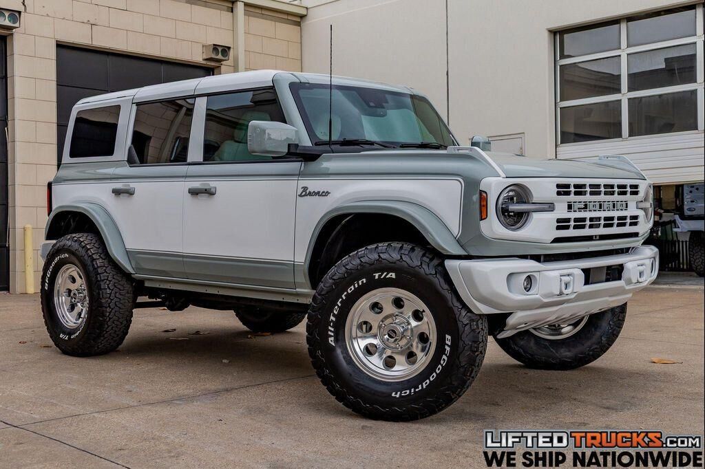 2023 FORD Bronco