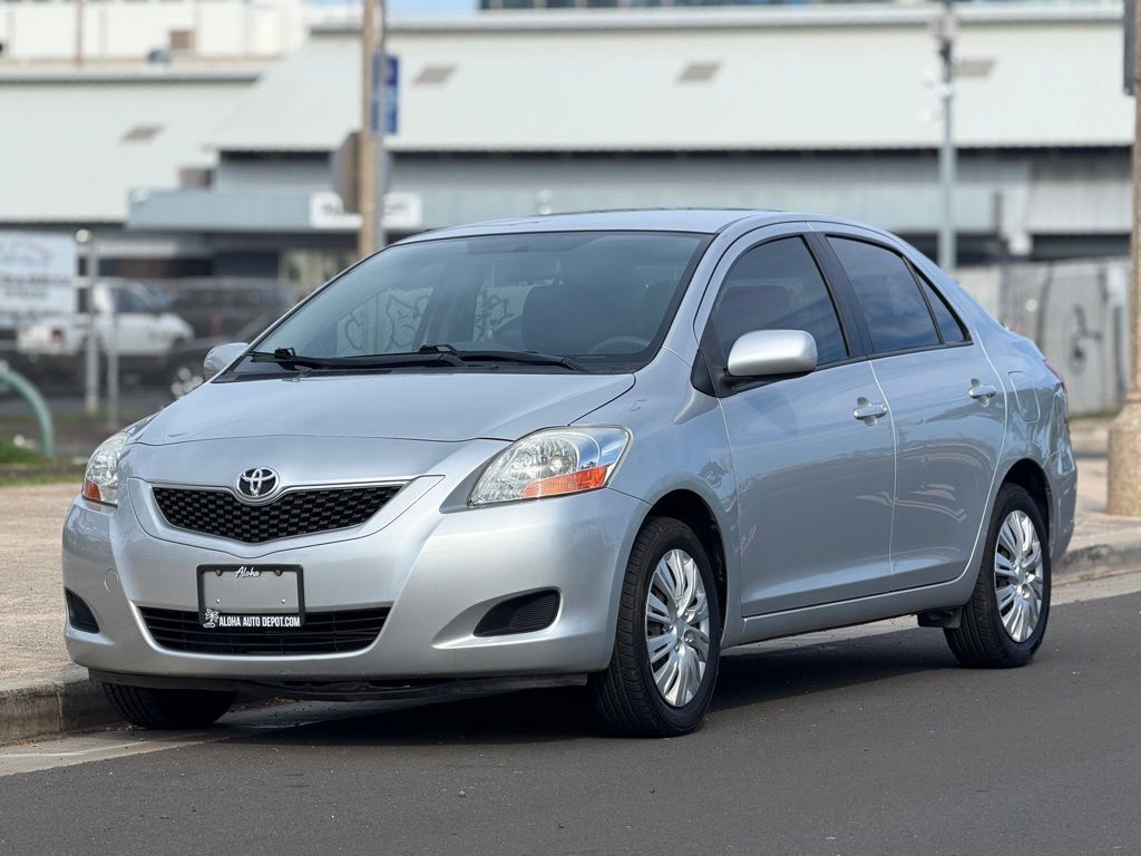 2011 TOYOTA Yaris