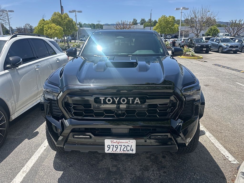 2025 TOYOTA Tacoma
