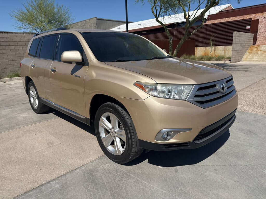 2011 TOYOTA Highlander