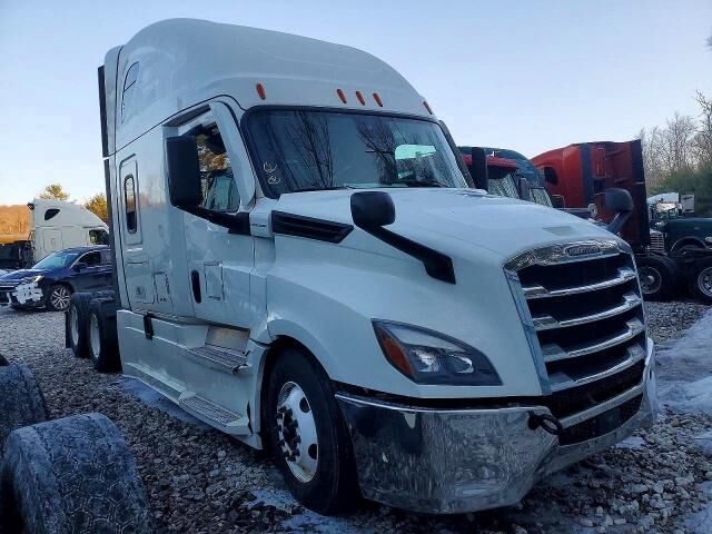 2022 FREIGHTLINER New Cascadia 126" Sleepercab