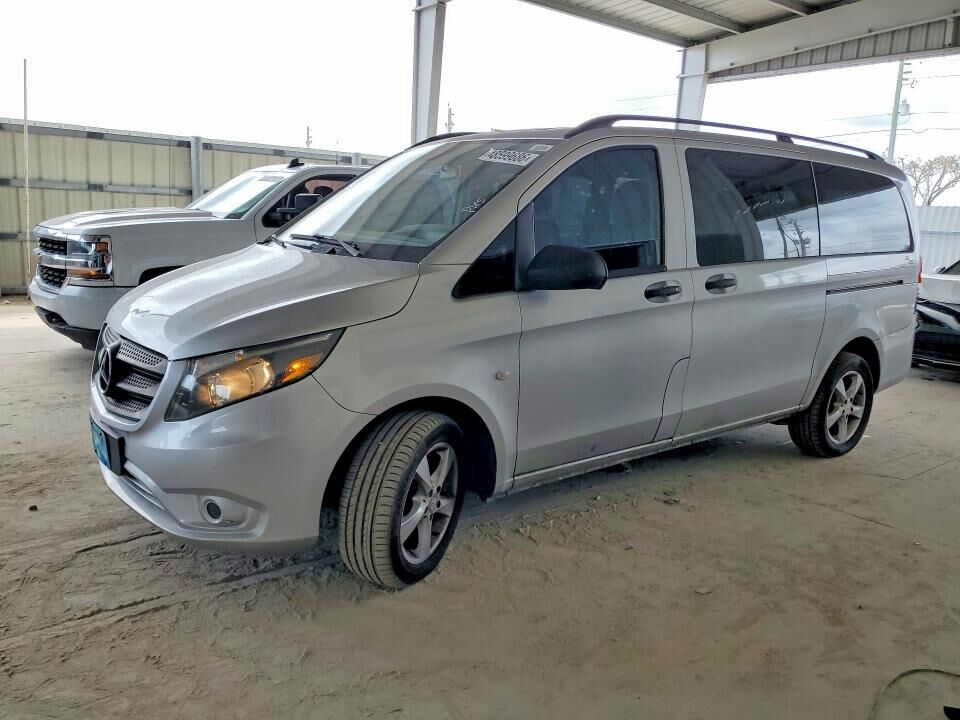 2016 MERCEDES-BENZ METRIS