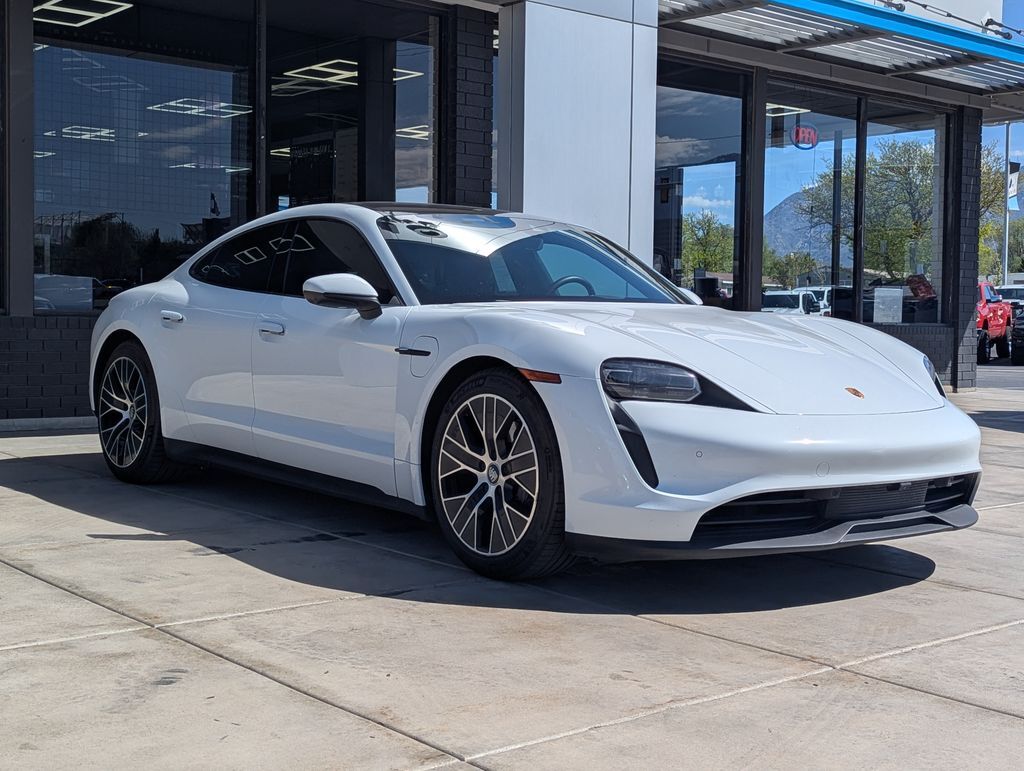 2022 PORSCHE Taycan
