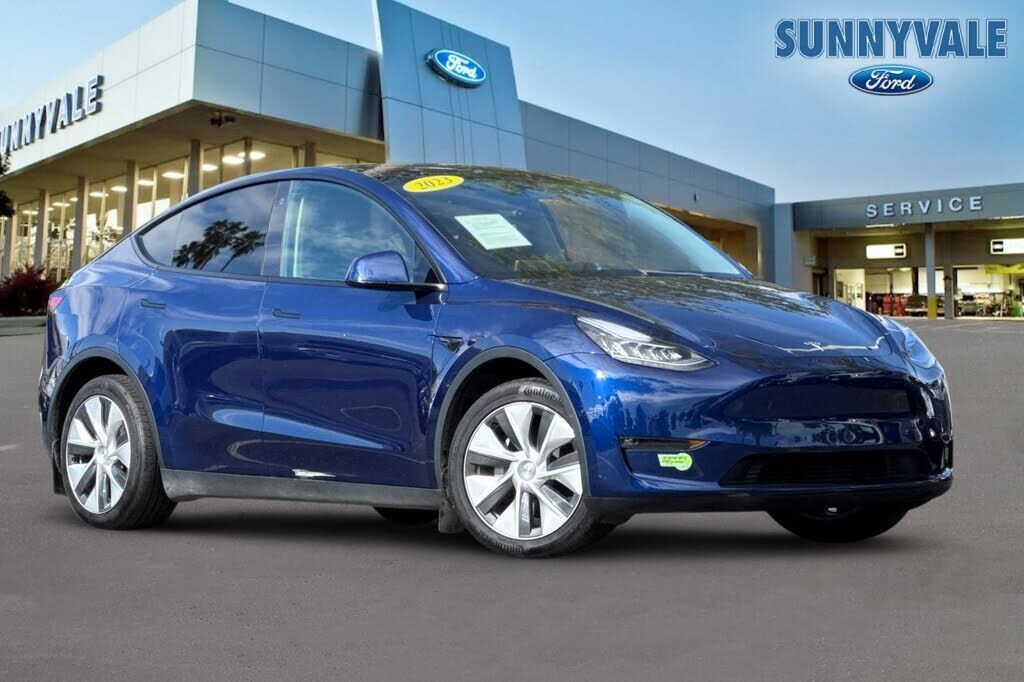 2023 TESLA Model Y
