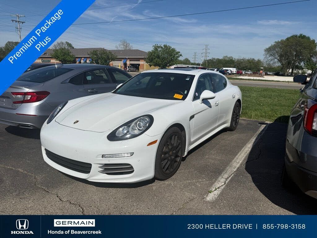2016 PORSCHE Panamera