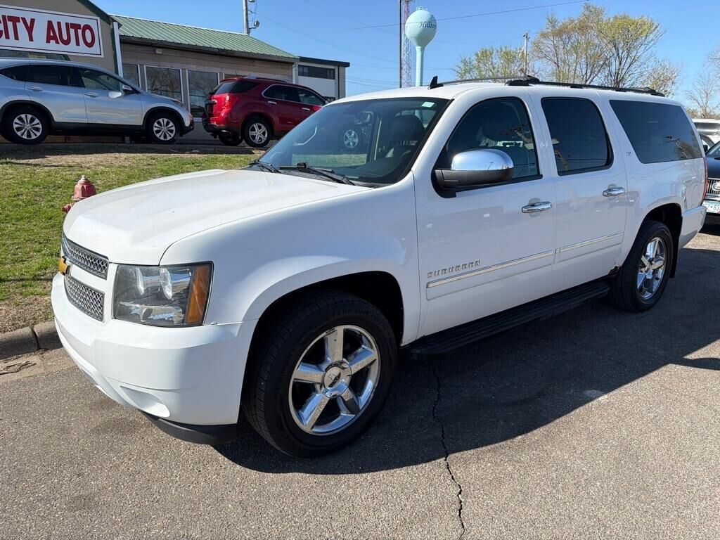 2013 CHEVROLET Suburban