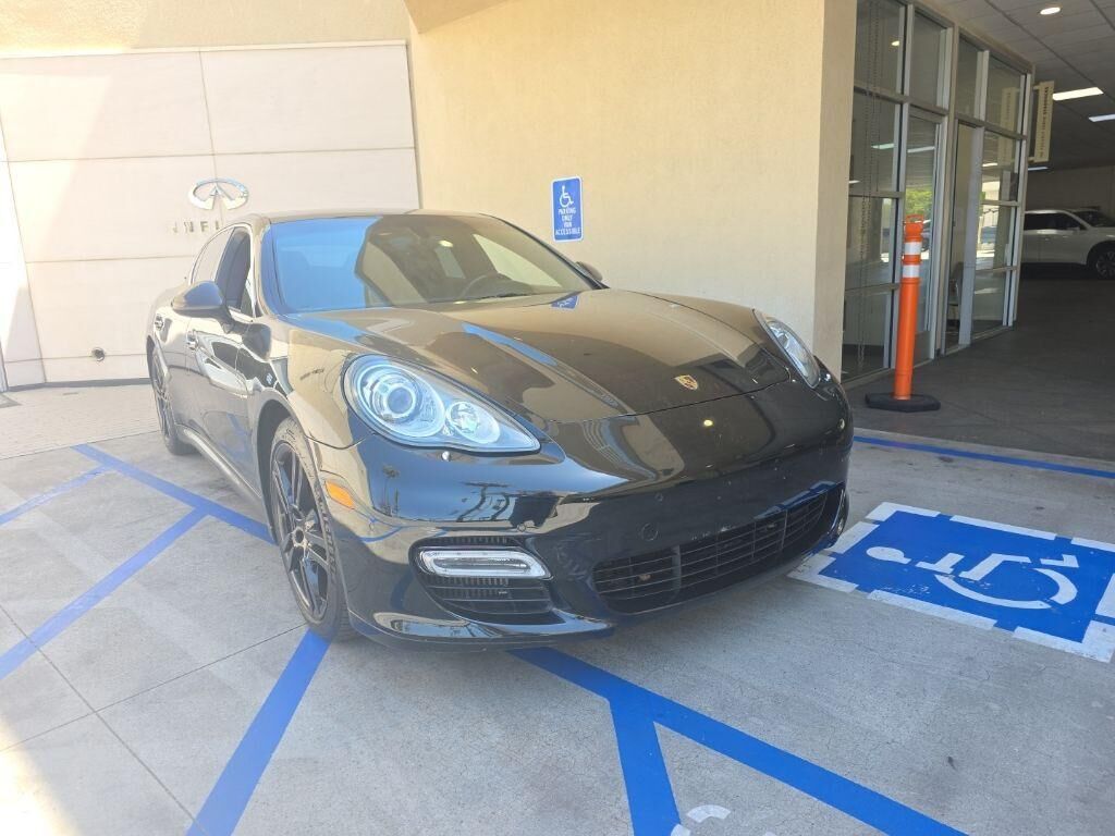 2012 PORSCHE Panamera
