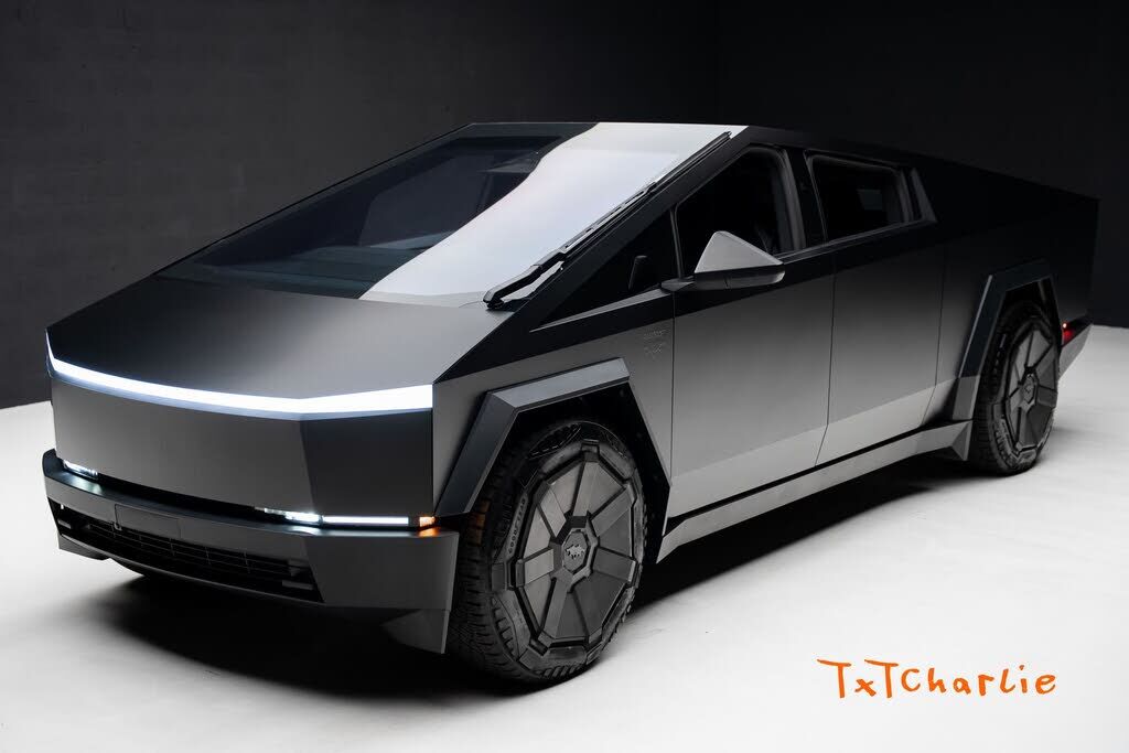 2024 TESLA Cybertruck