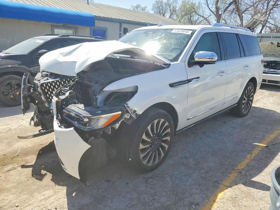 2022 LINCOLN Navigator
