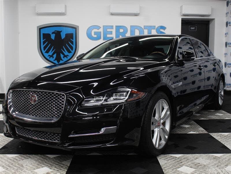 2016 JAGUAR XJ