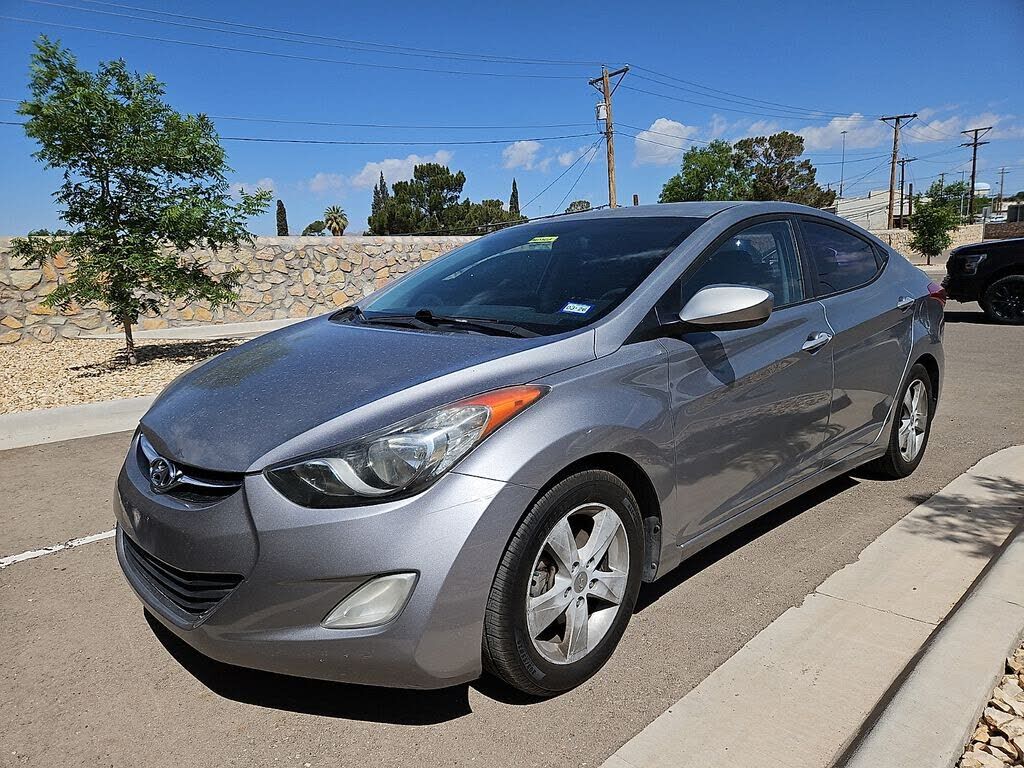 2013 HYUNDAI Elantra