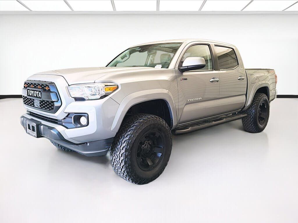 2018 TOYOTA Tacoma