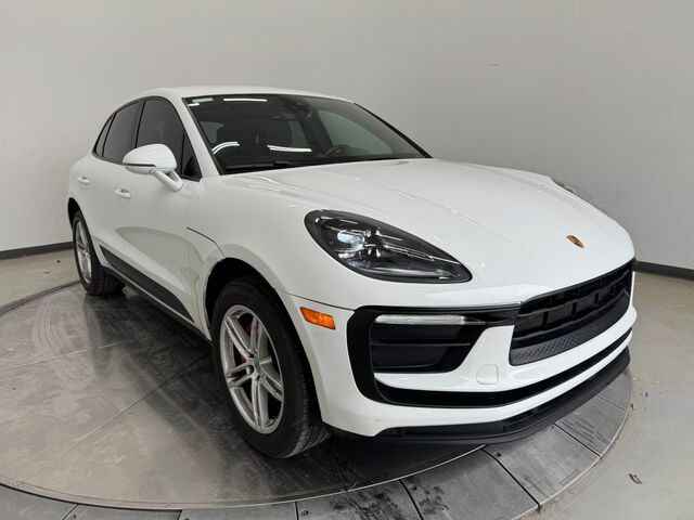 2022 PORSCHE Macan