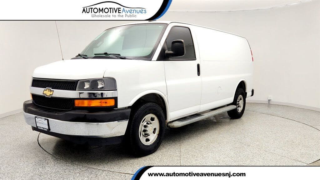 2020 CHEVROLET Express