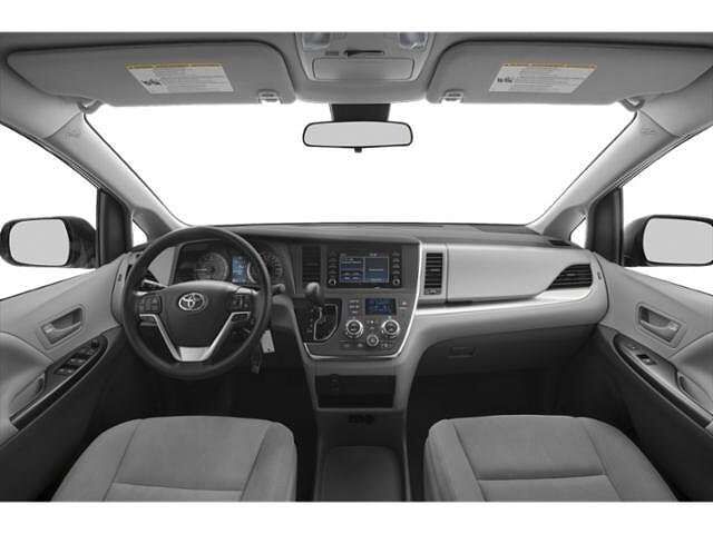 2019 TOYOTA Sienna