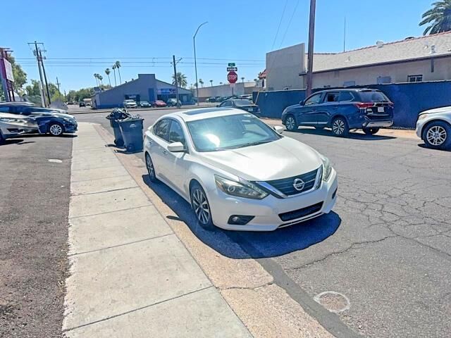 2017 NISSAN Altima