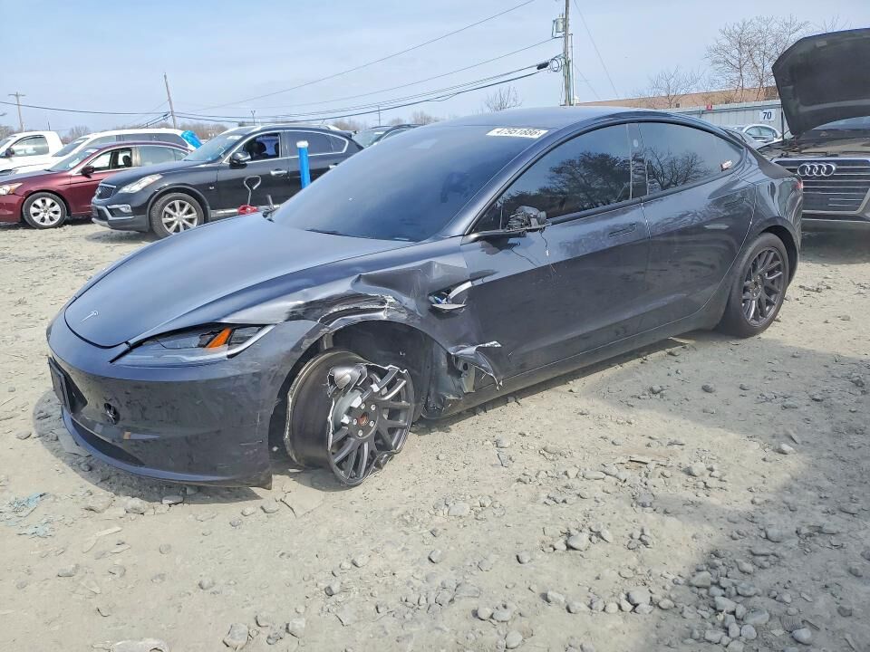 2025 TESLA Model 3