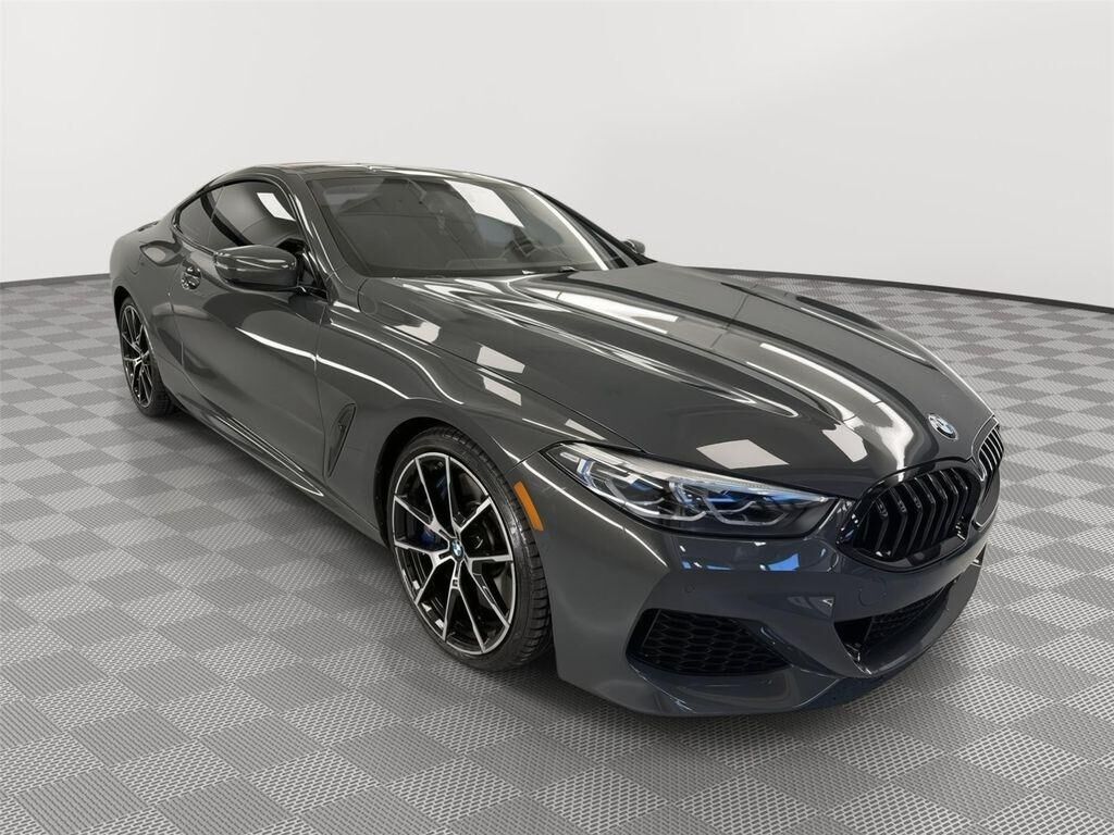 2022 BMW M8
