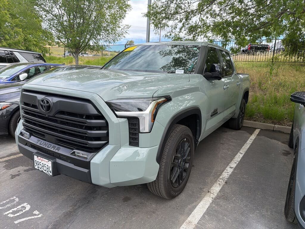 2025 TOYOTA Tundra