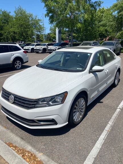 2017 VOLKSWAGEN Passat