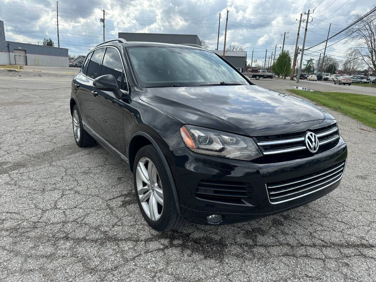 2012 VOLKSWAGEN Touareg